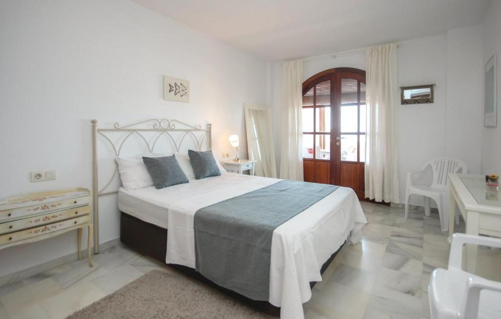 Penthouse On The Beachfront 埃斯特波纳 外观 照片