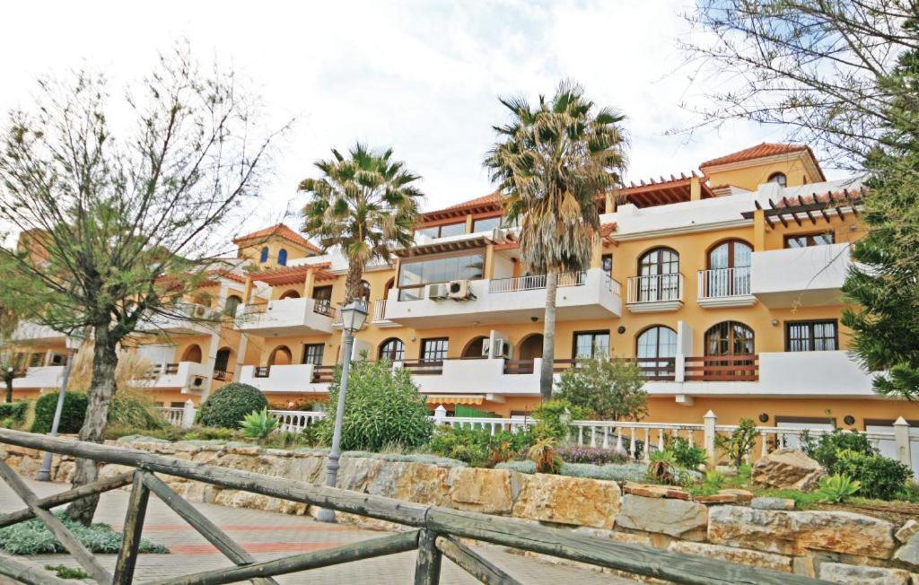 Penthouse On The Beachfront 埃斯特波纳 外观 照片