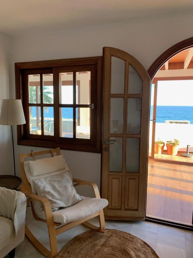 Penthouse On The Beachfront 埃斯特波纳 外观 照片